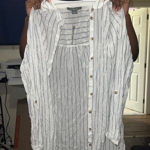 Primark Fitted Dress shirt . Fitted Button down Blouse shirt.